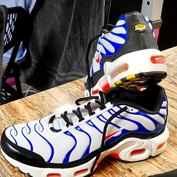 Boys Nike sneakers - Picture 1 of 4